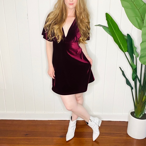 ASOS Burgundy Velvet Deep V Skater Dress sz 4 - Picture 2 of 11
